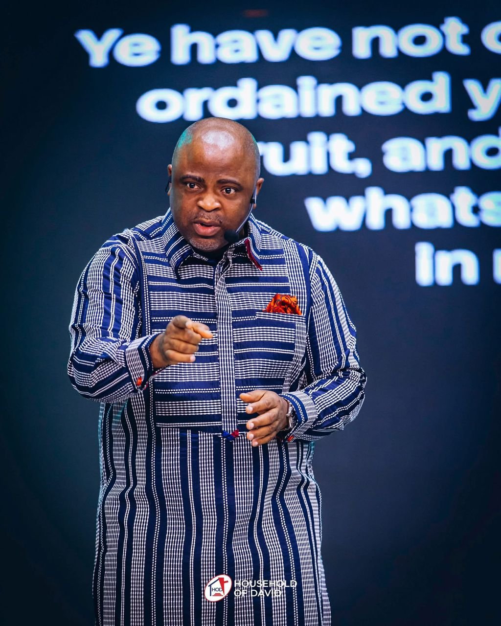 Pastor Sola ZOE